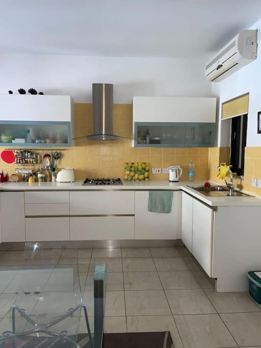 Lovely, Modern, Bright Maisonette. Heart Of สลีมา ภายนอก รูปภาพ