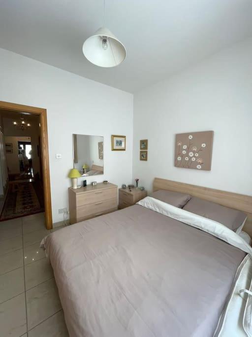 Lovely, Modern, Bright Maisonette. Heart Of สลีมา ภายนอก รูปภาพ